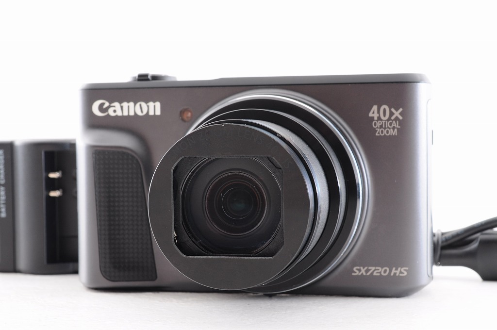 コンパクトデジタルカメラ