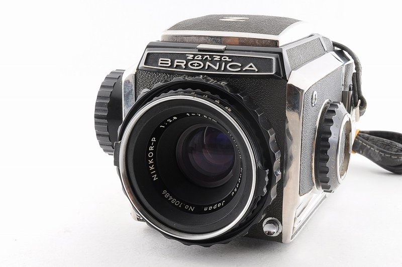 Zenza Bronica S2 フィルムカメラ 正面の外観