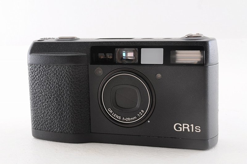 Ricoh GR1s コンパクトフィルムカメラ 正面の外観
