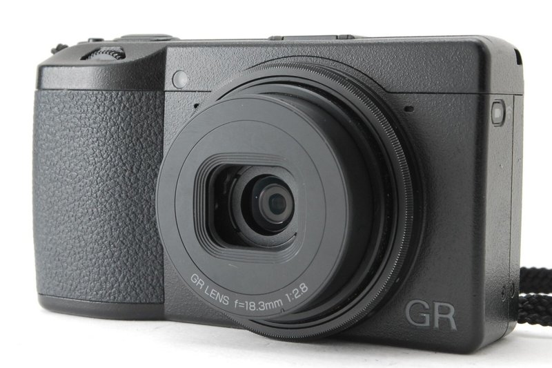 Ricoh GR III 高級コンパクトカメラ
