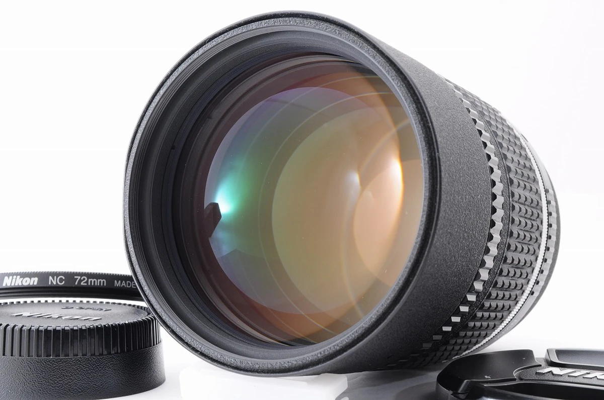 Nikon AF DC-Nikkor 135mm f/2D