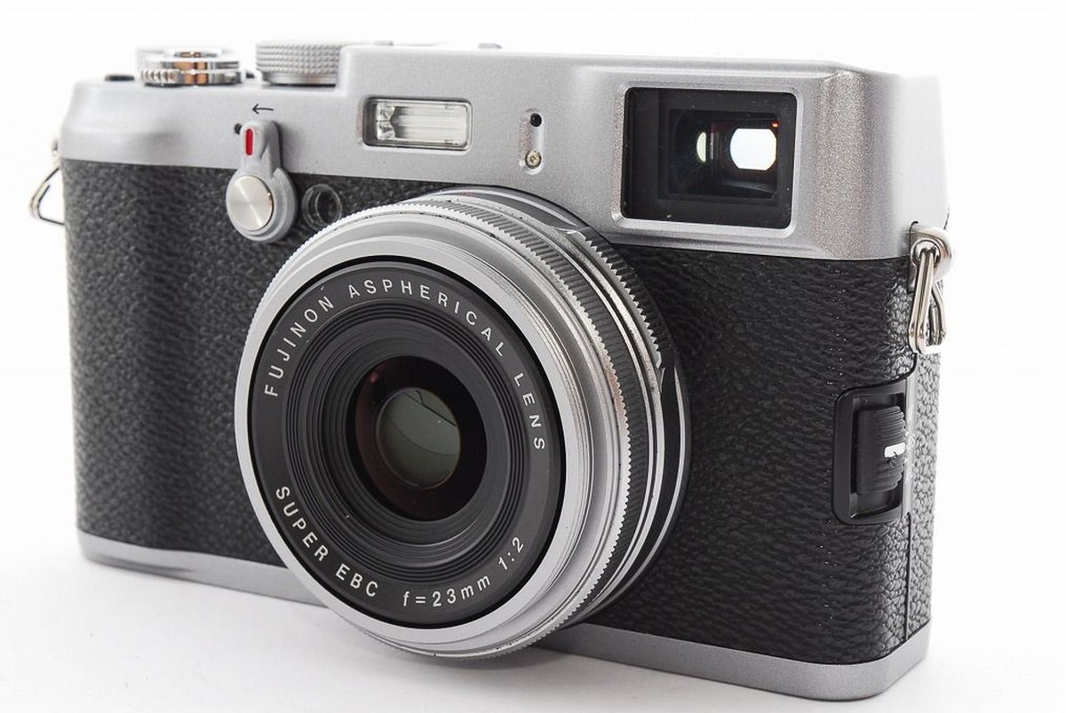 FUJIFILM X100 高級コンパクトデジタルカメラ