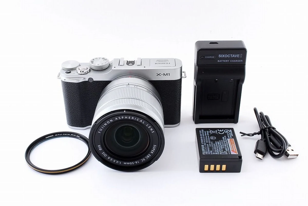 Fujifilm X-M1 ＋ XC 16-50mm F3.5-5.6 OIS キット